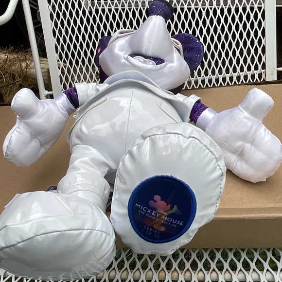 MICKEY MOUSE MAIN ATTRACTION SETIES 1 / 12    MICKEY PLUSH - Picture 4 of 9